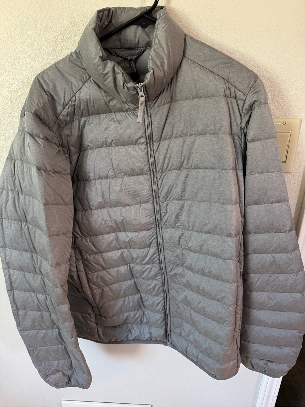 Uniqlo Men's Quilted Puffer Jacket - Light Gray